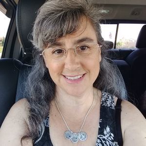 Meet your Posher, Suzanne